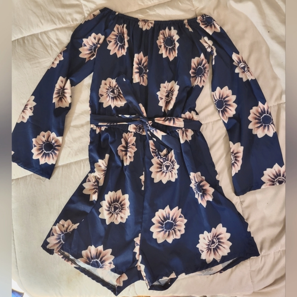 Off shoulder shorts romper